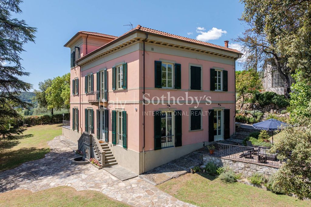 Property photo 2 of 37