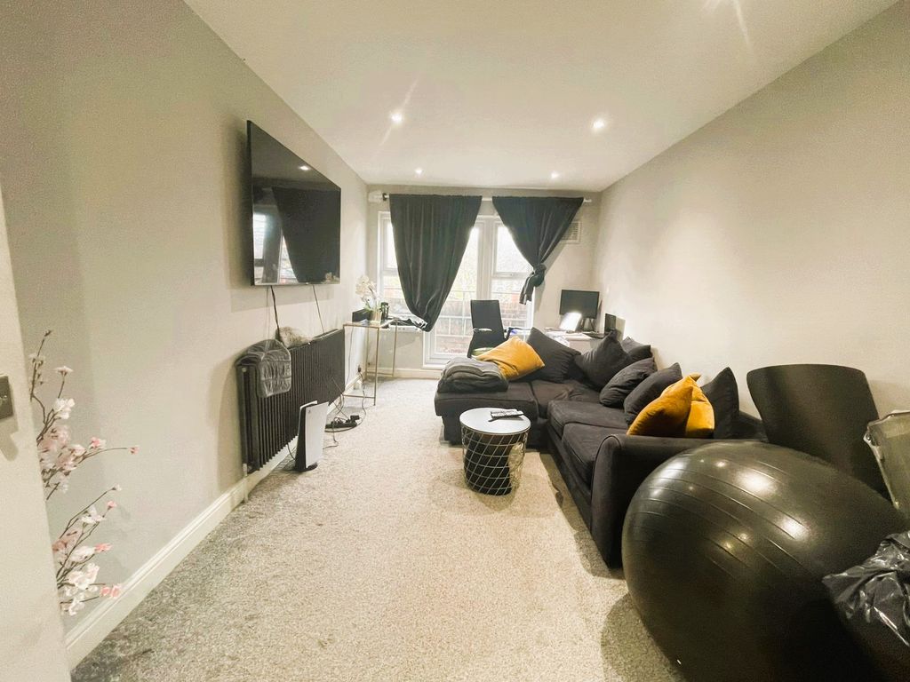 Property photo 2 of 5