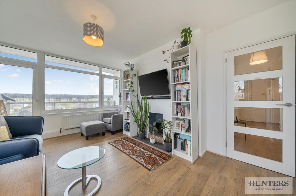 Property photo 3 of 21 8A33E415-2358-4F0d-B6F0-d9526892Ffb3.Jpg