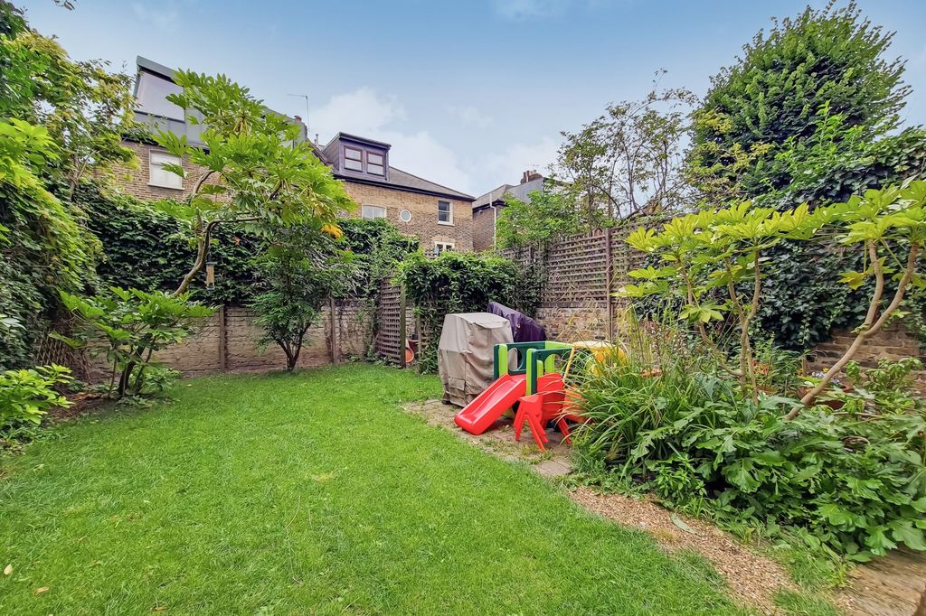 Property photo 2 of 11