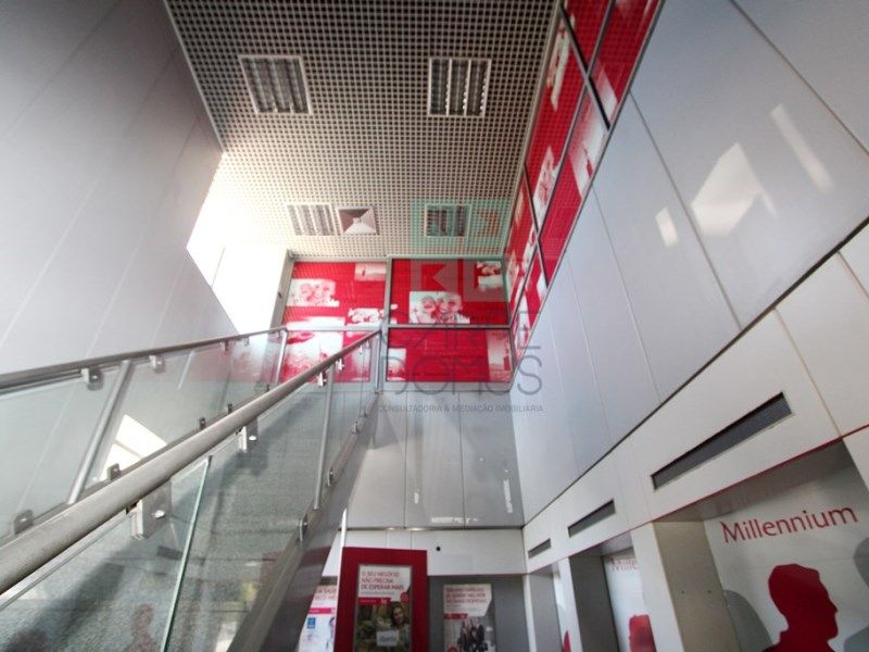 Property photo 3 of 27