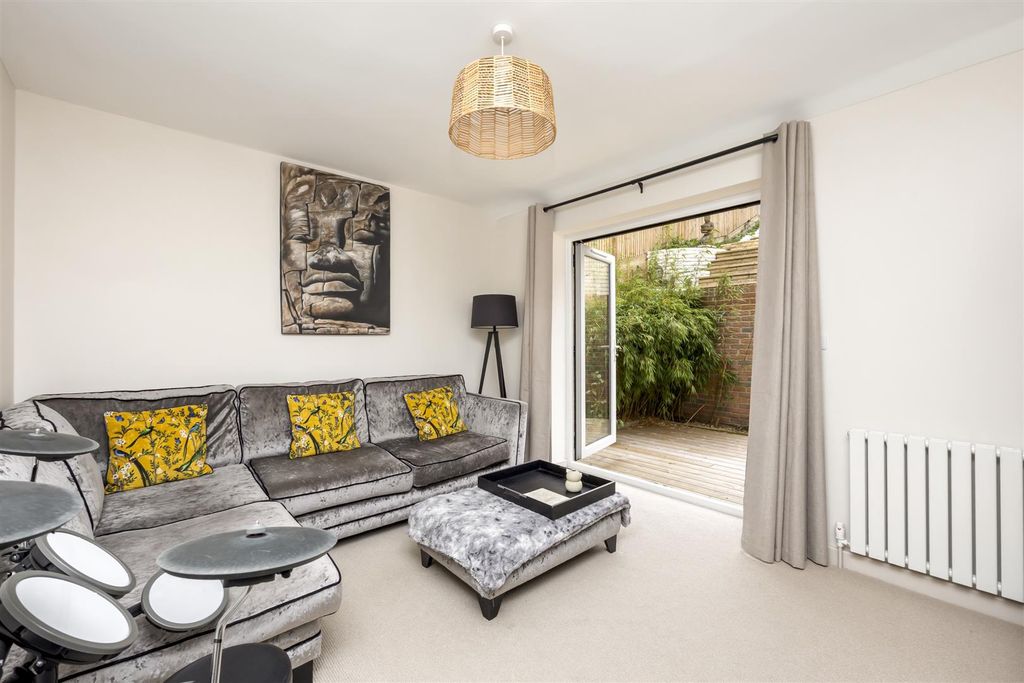 Property photo 3 of 26 Sitting Room