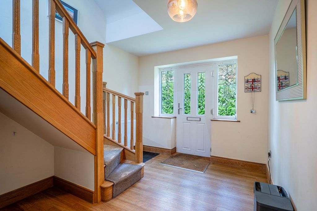 Property photo 3 of 33