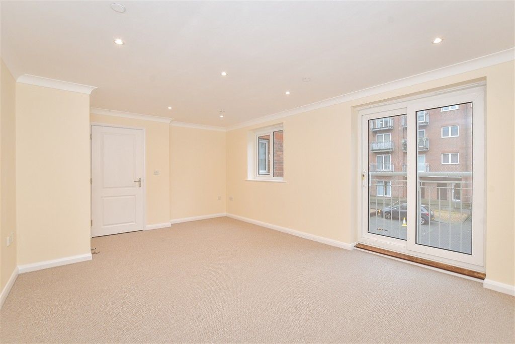 Property photo 3 of 7 Lounge/Diner