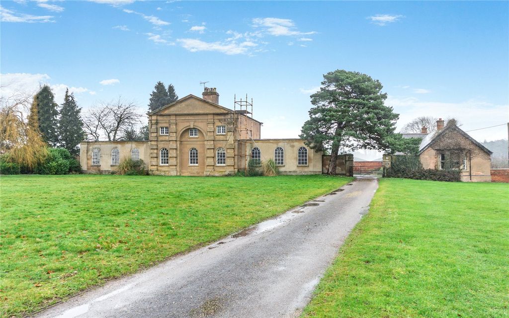 Property photo 1 of 22 Front Exterior