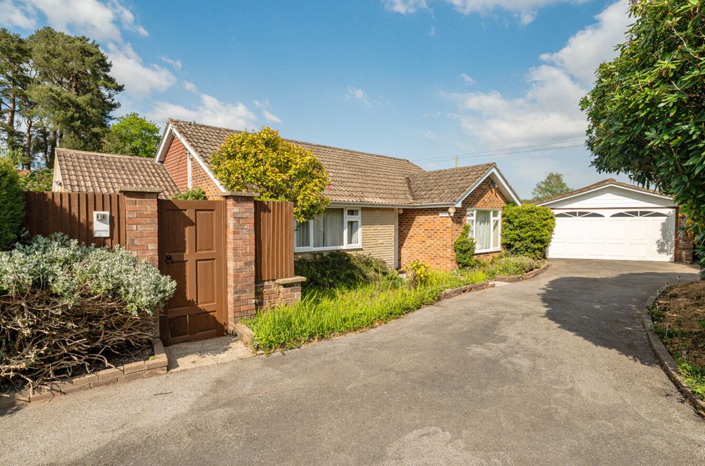 Property photo 1 of 19 1446428-1-69F0d2A...