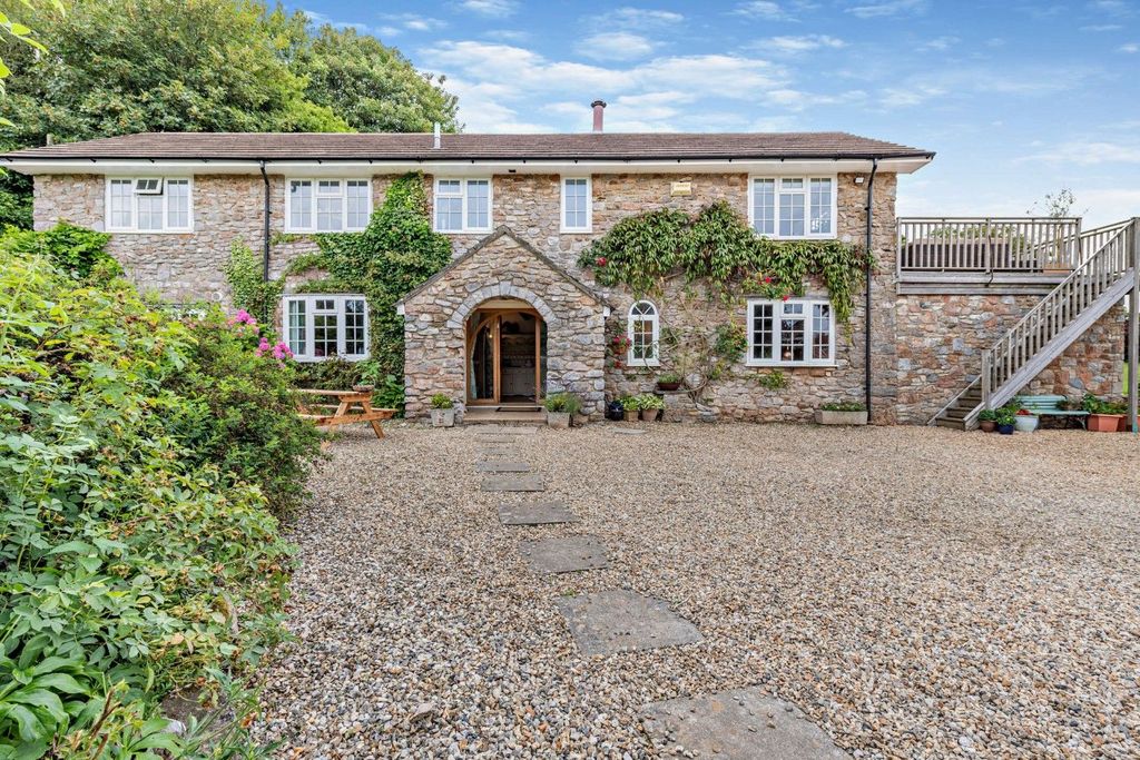 Property photo 1 of 28