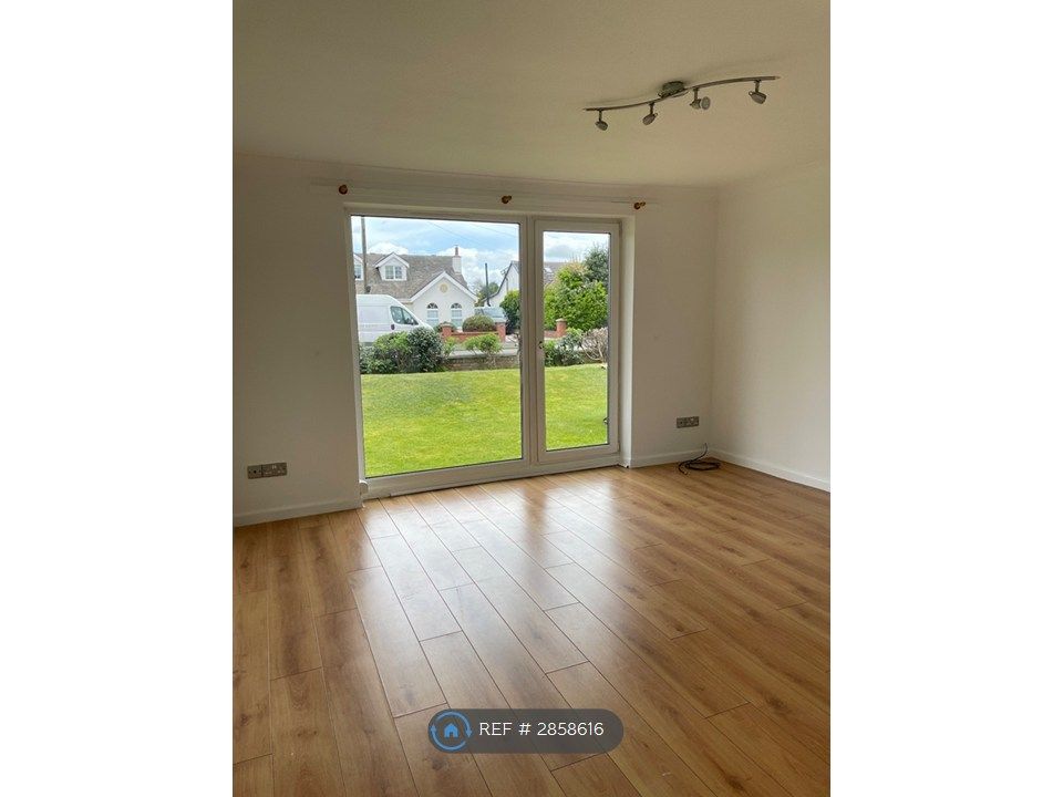 Property photo 3 of 16 Lounge Patio Doors To Front