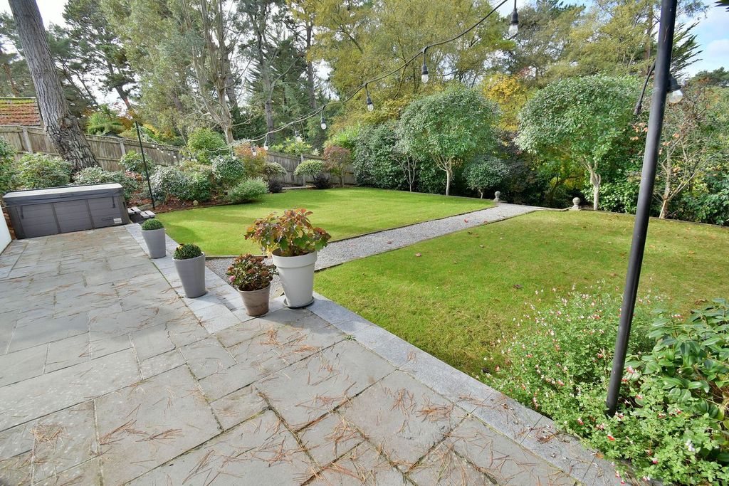 Property photo 3 of 27