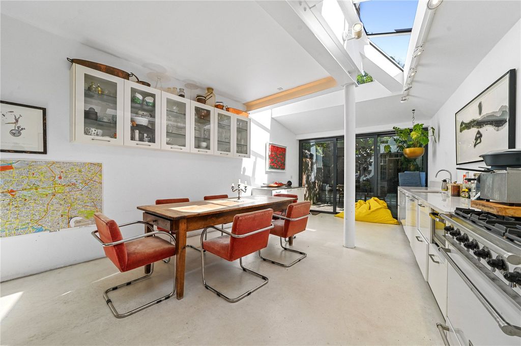 Property photo 1 of 24 Kitchen/Dining