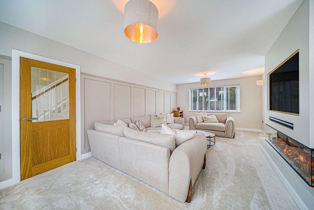 Property photo 3 of 57