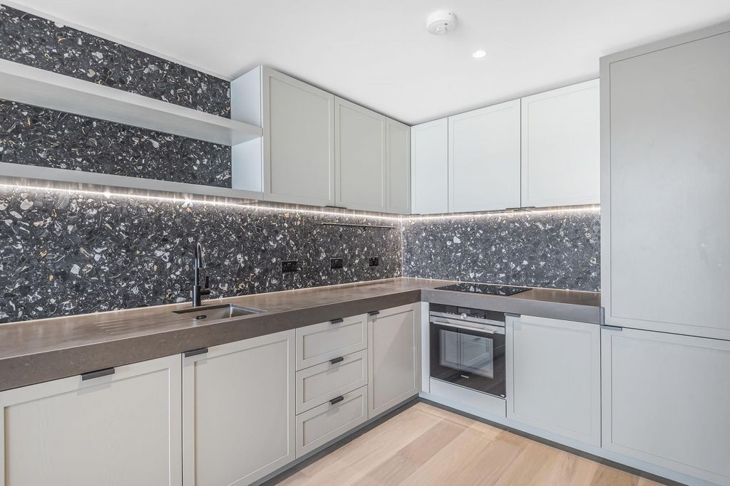 Property photo 3 of 15 Kitchen