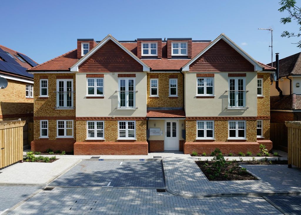 Property photo 2 of 15 Exterior