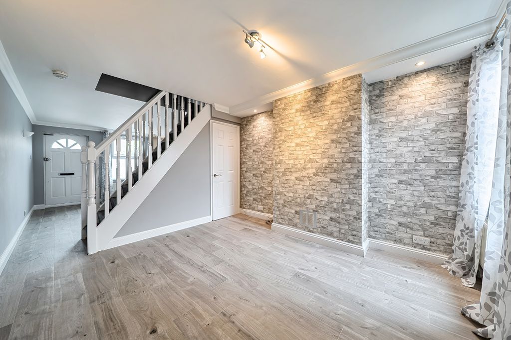 Property photo 2 of 15 1458230-14-6A019E92Ad404