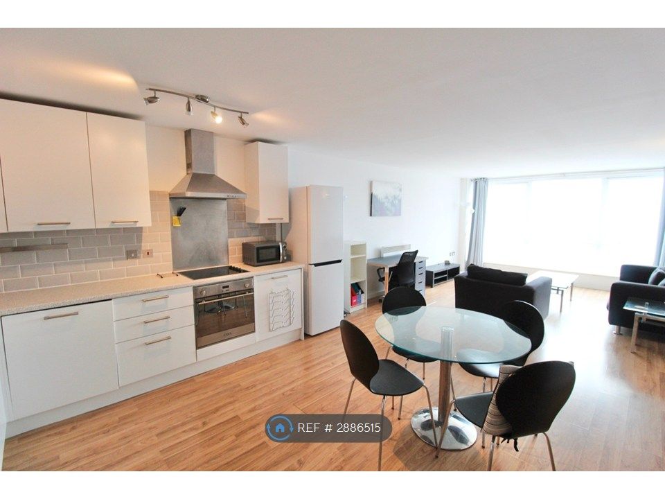 Property photo 2 of 13 Kitchen / Dining