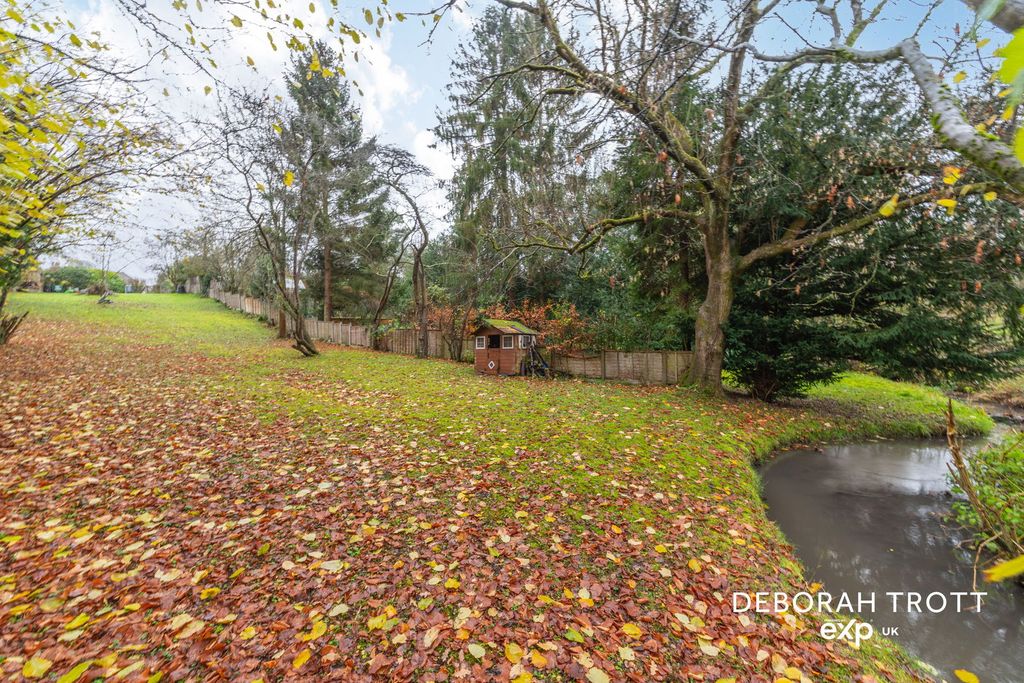 Property photo 3 of 27