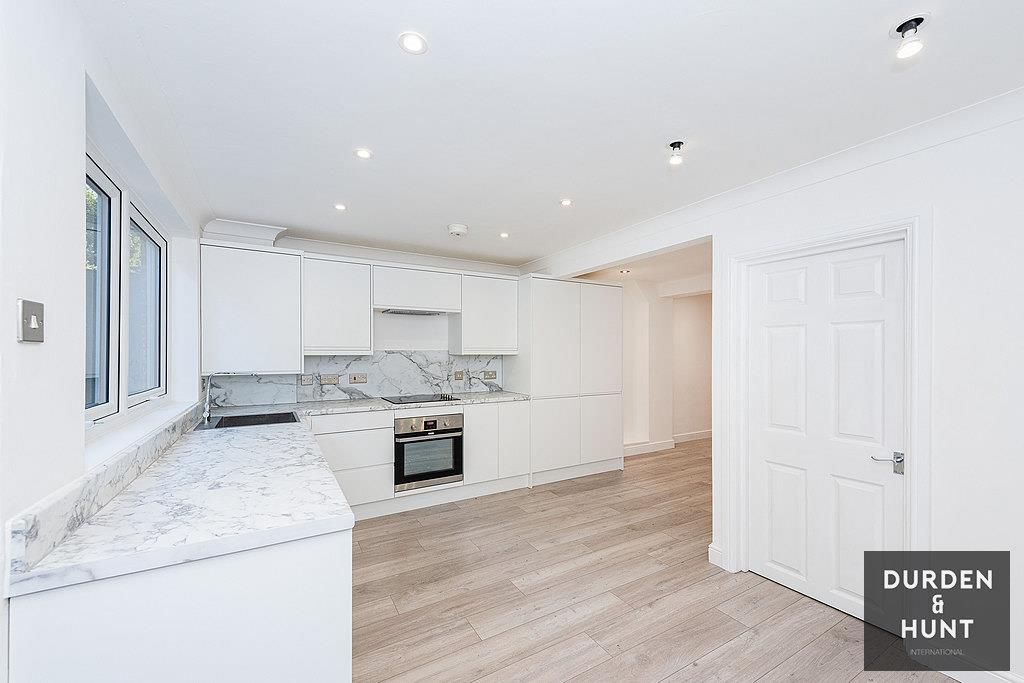 Property photo 3 of 21 Wroths Path