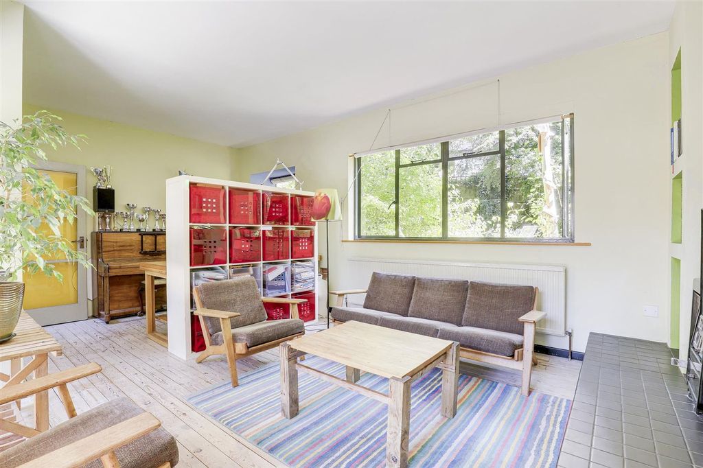 Property photo 2 of 29