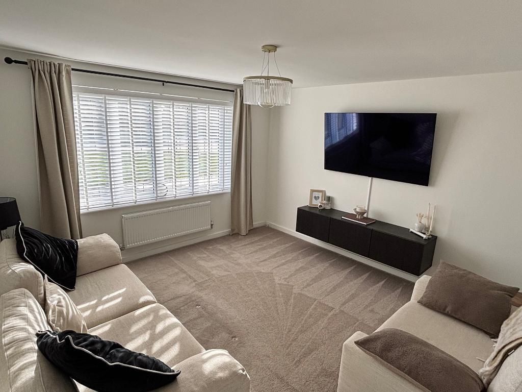 Property photo 2 of 22 Lounge