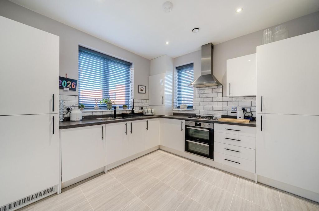 Property photo 2 of 20 1396863-5-696265c5B3F06.Jpg