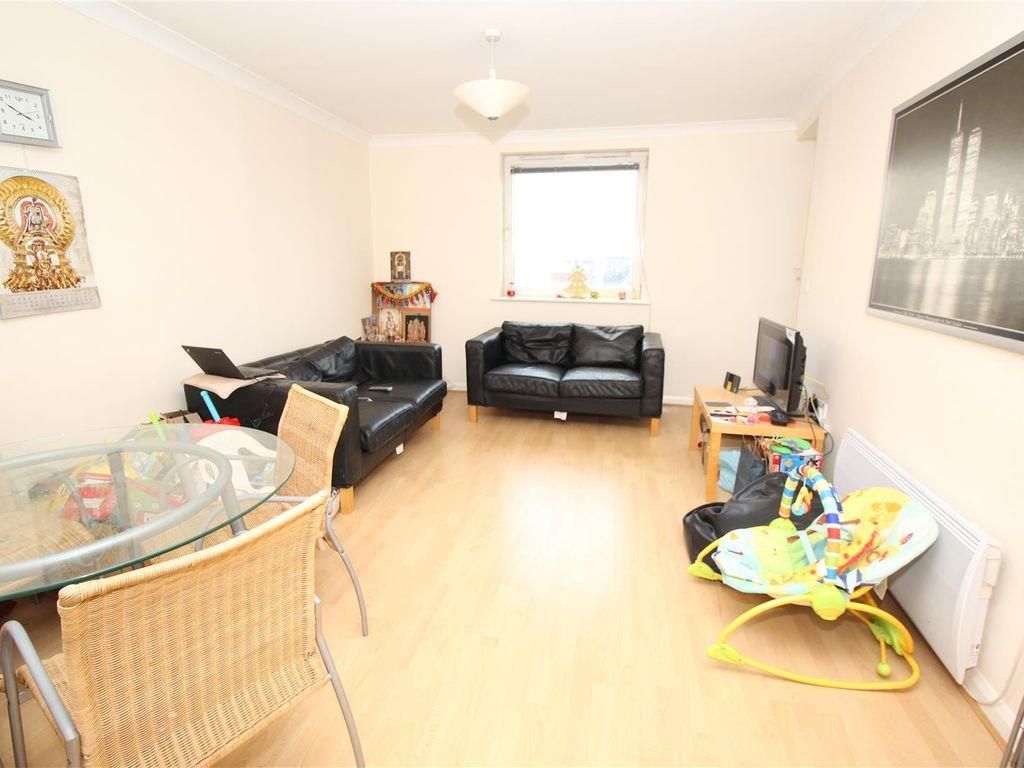 Property photo 2 of 7 Living Room