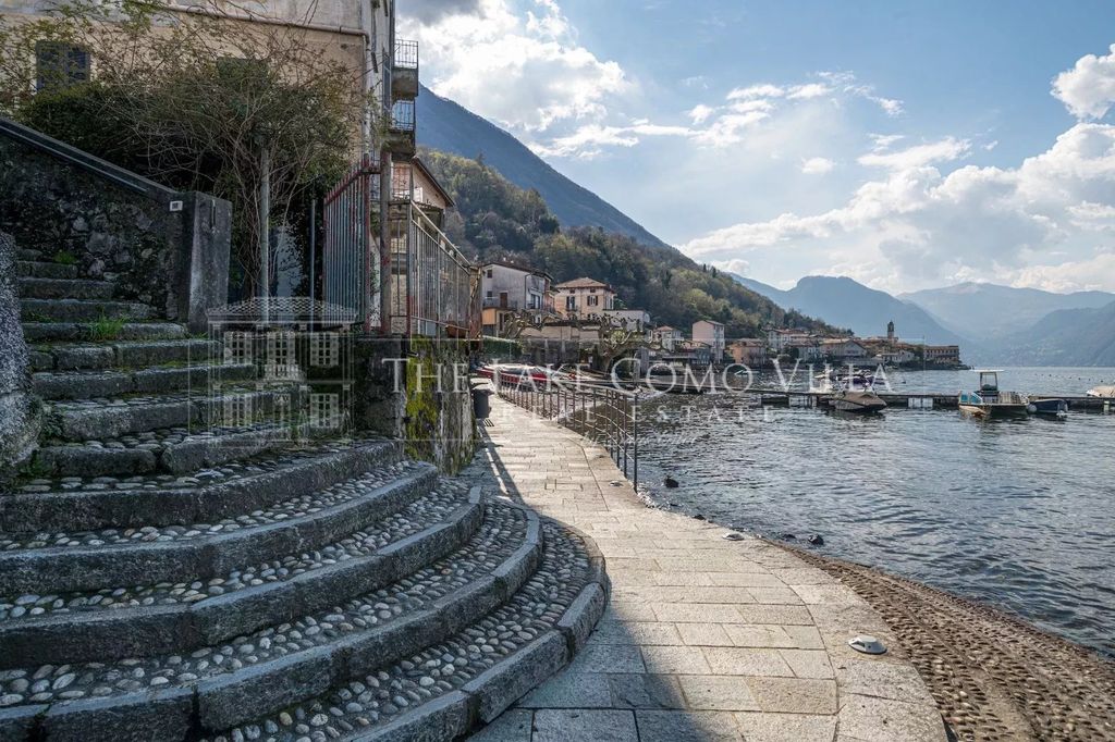 Property photo 1 of 42