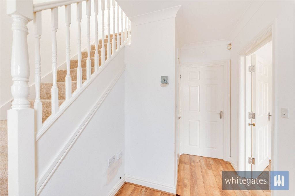 Property photo 2 of 34 Picture No. 03