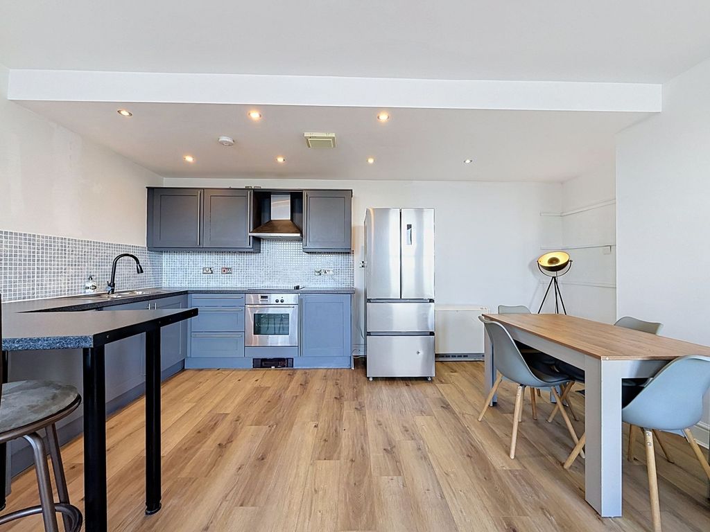 Property photo 3 of 16 Kitchen / Dining Area