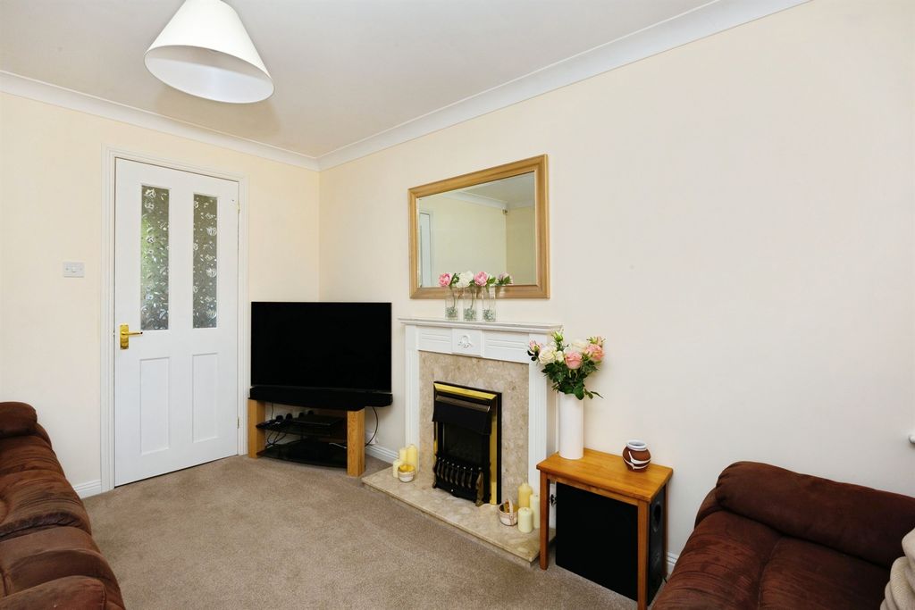 Property photo 3 of 18