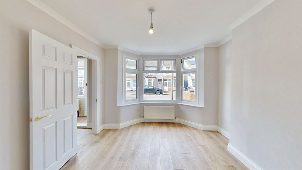 Property photo 3 of 21 Photo 14