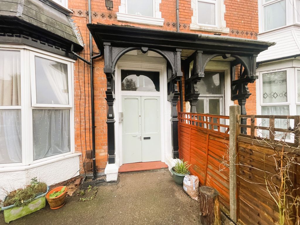 Property photo 2 of 9