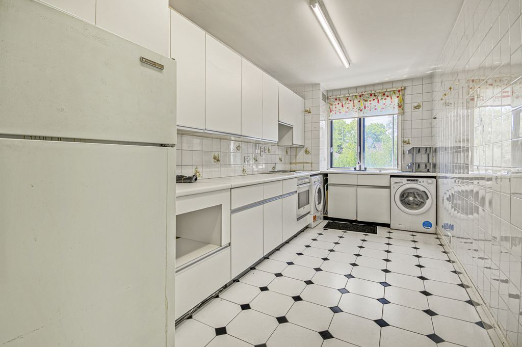 Property photo 3 of 11 Gallery