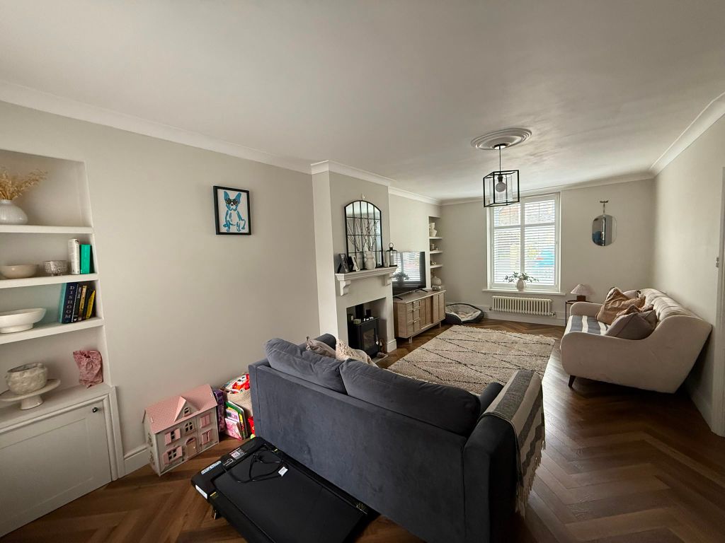 Property photo 3 of 11