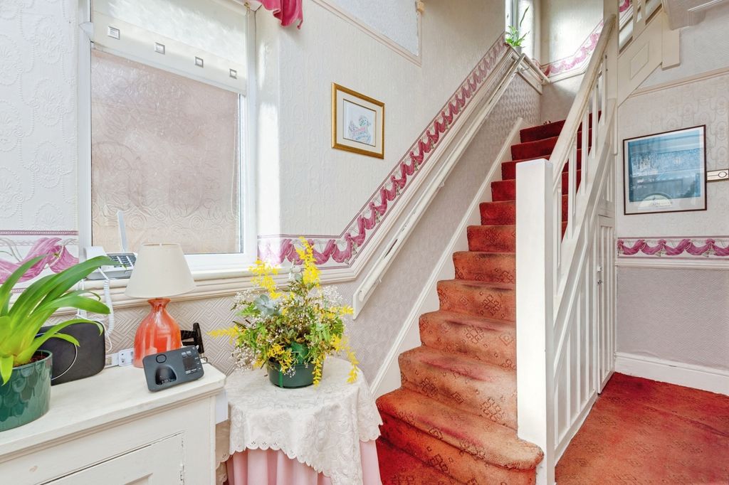 Property photo 3 of 18 Pbox-Img.Jpg