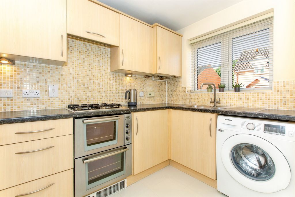 Property photo 2 of 19