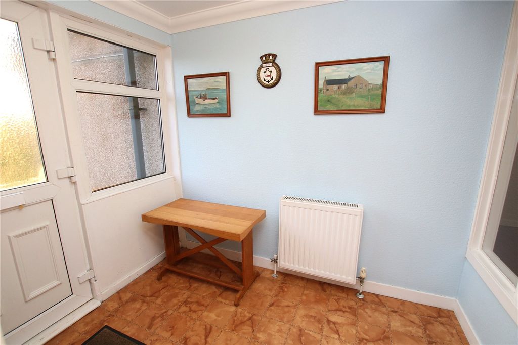 Property photo 3 of 27 Entrance Vestibule