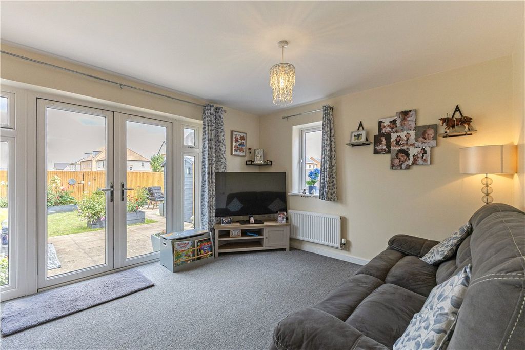 Property photo 2 of 14 Picture No. 03