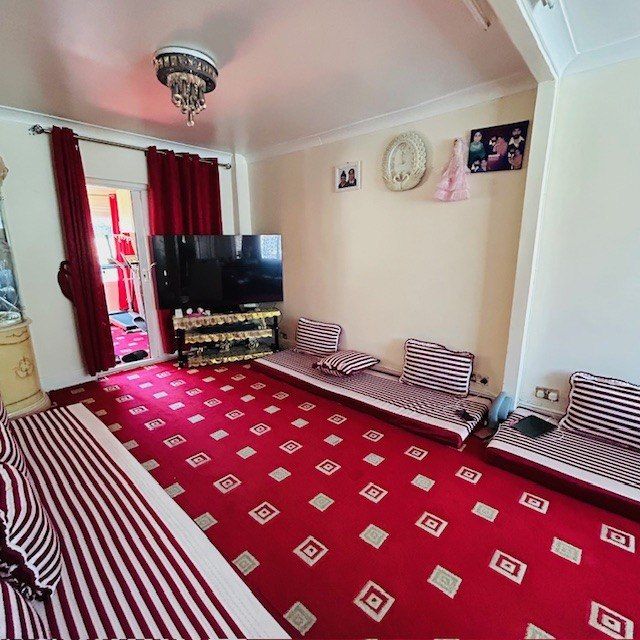 Property photo 3 of 12 Gallery