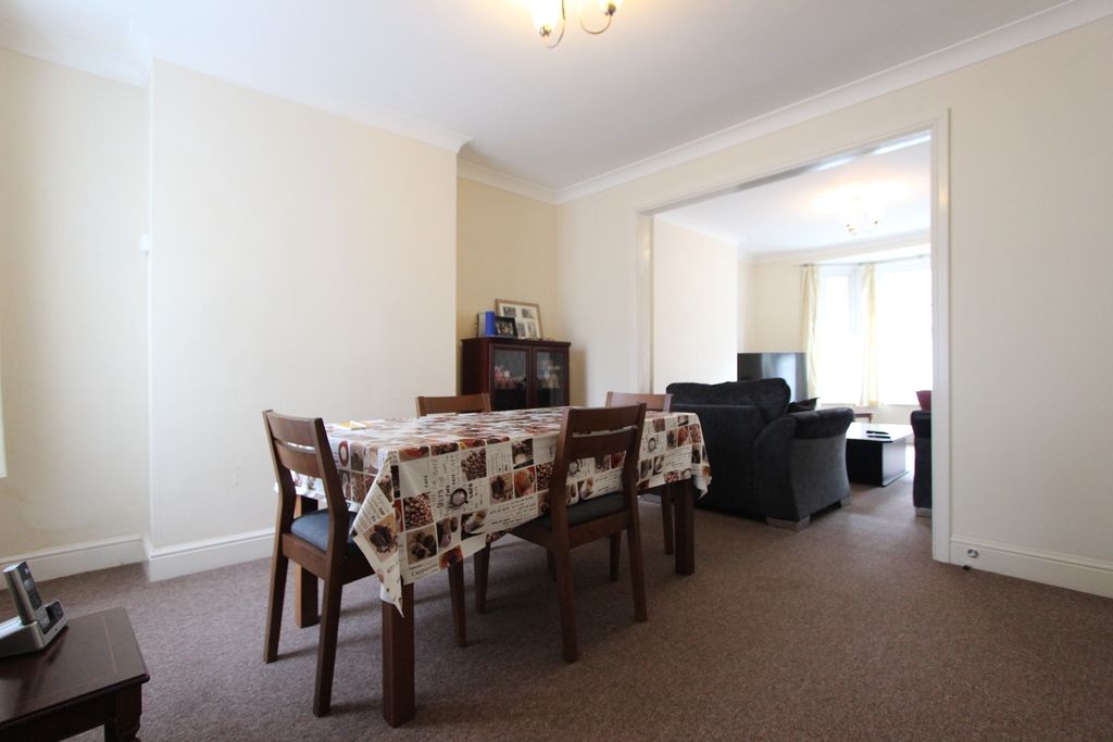 Property photo 2 of 12 Photo 9