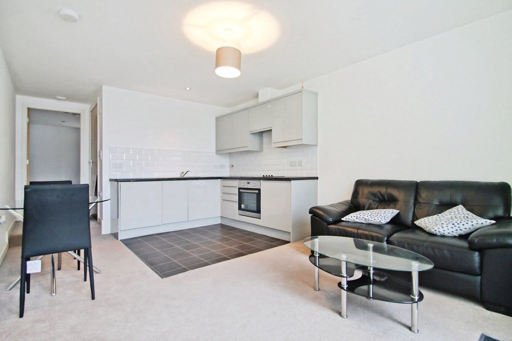 Property photo 2 of 8 Picture No. 19