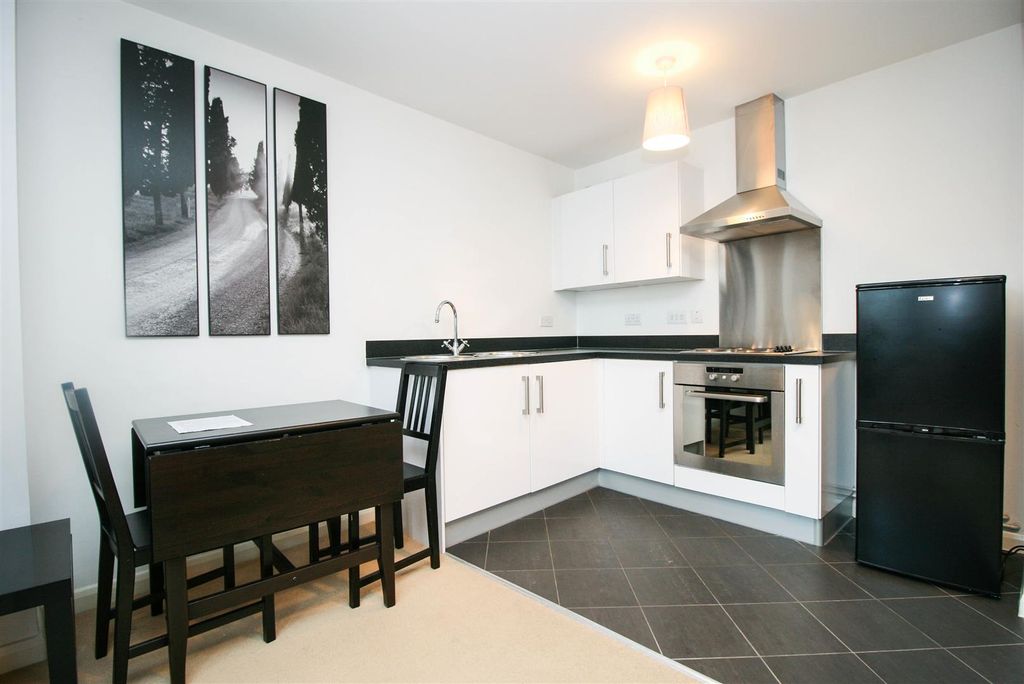 Property photo 2 of 5