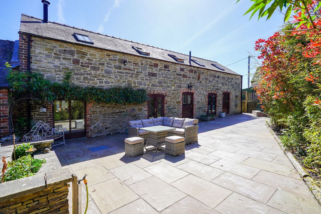 Property photo 1 of 53