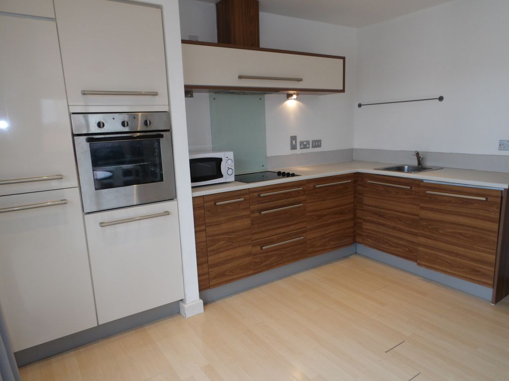 Property photo 2 of 6 Kitchen