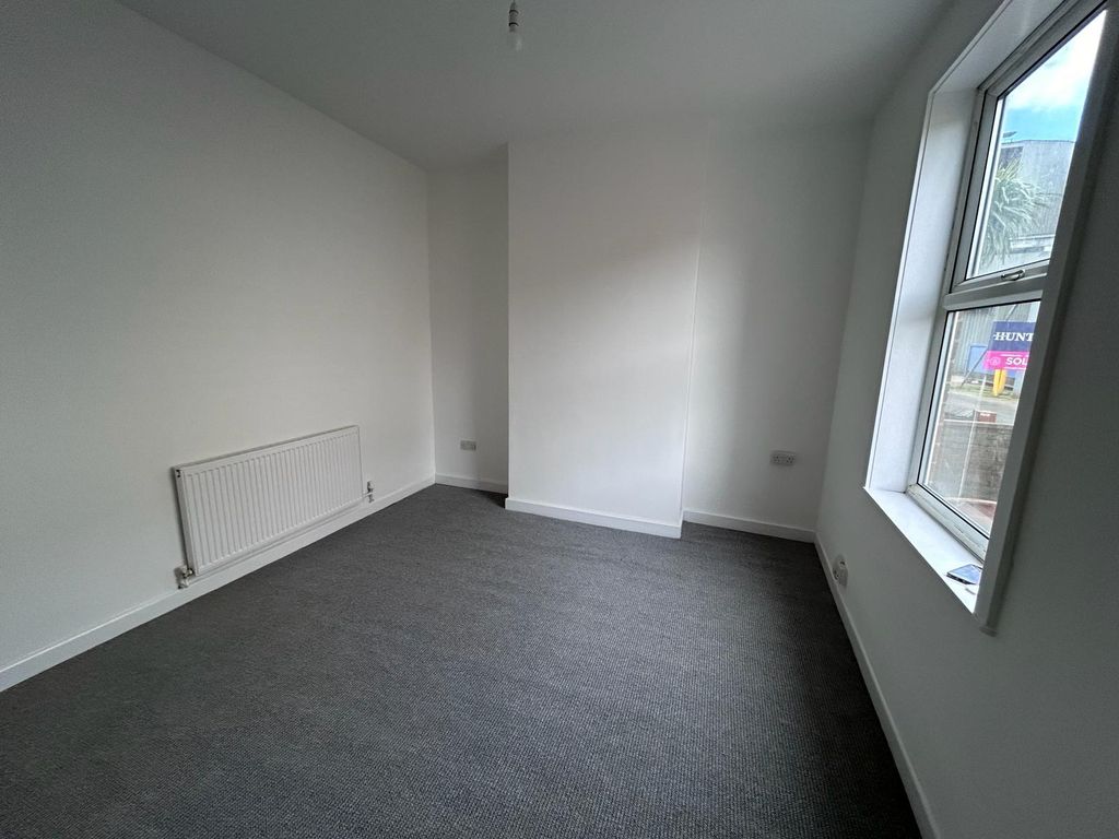 Property photo 3 of 6 Gallery