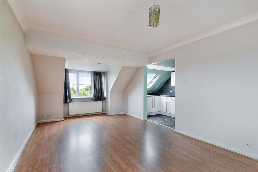 Property photo 2 of 8 Worcester House, Flat 6- (6).Jpg