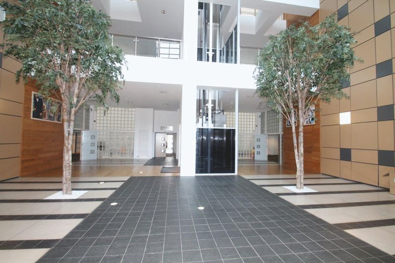 Property photo 2 of 10 Communal Lobby
