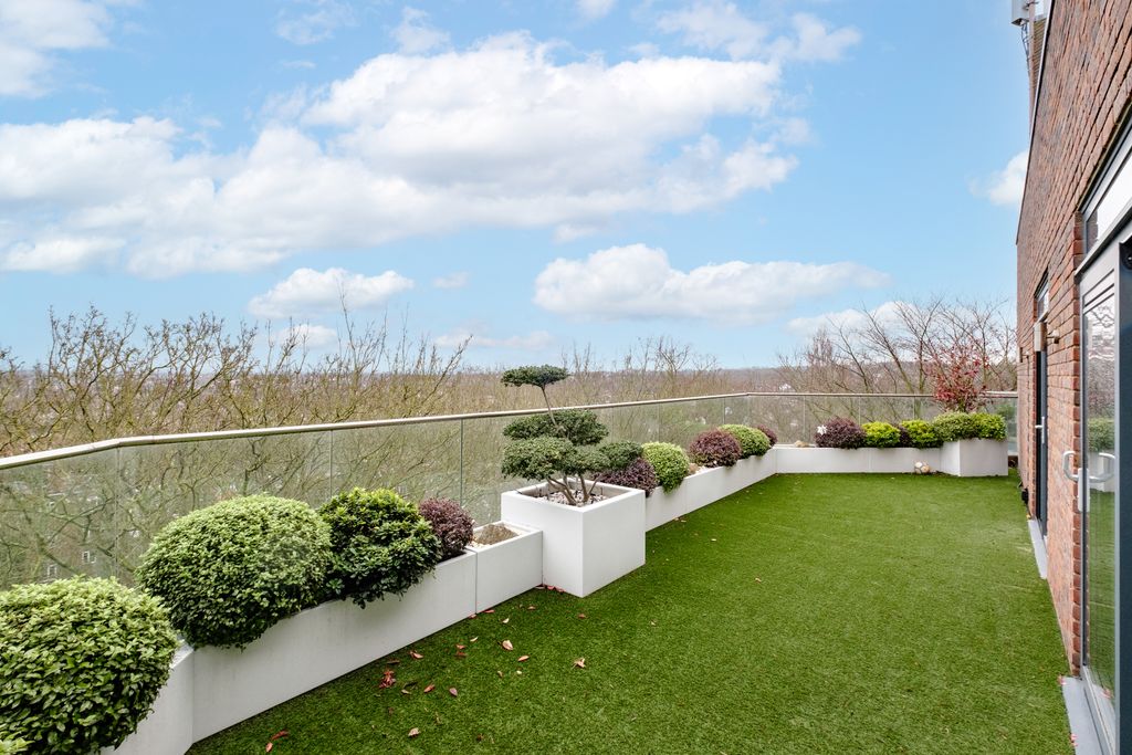 Property photo 2 of 20