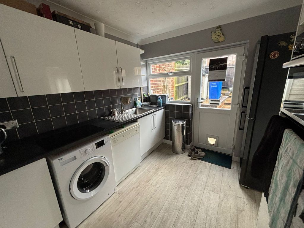 Property photo 3 of 16