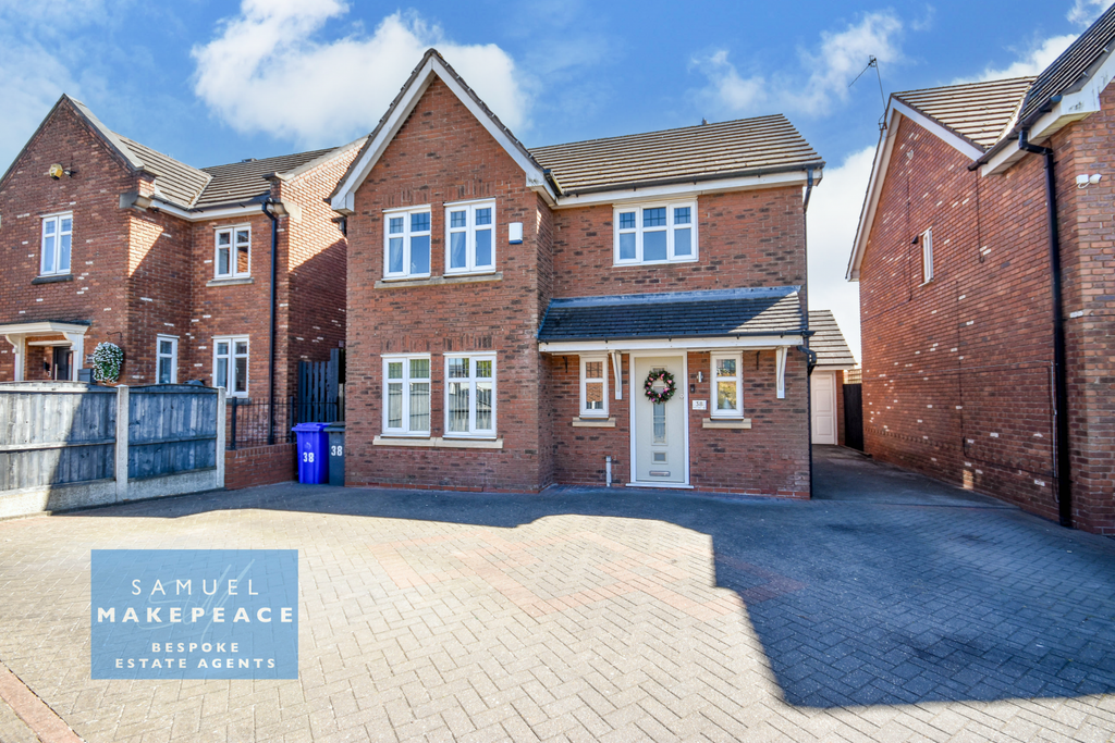 Property photo 1 of 30 Large Three Bedroom Detached Property With Large Driveway &amp; Garage