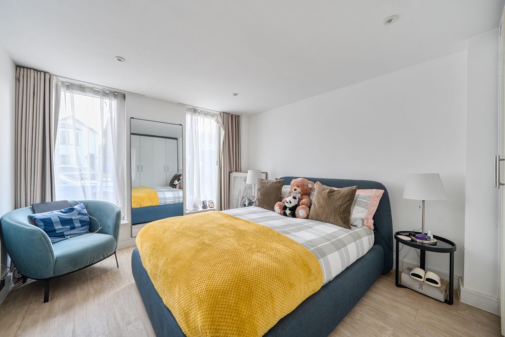 Property photo 2 of 8 1411354-12-698c7Ebebb76A